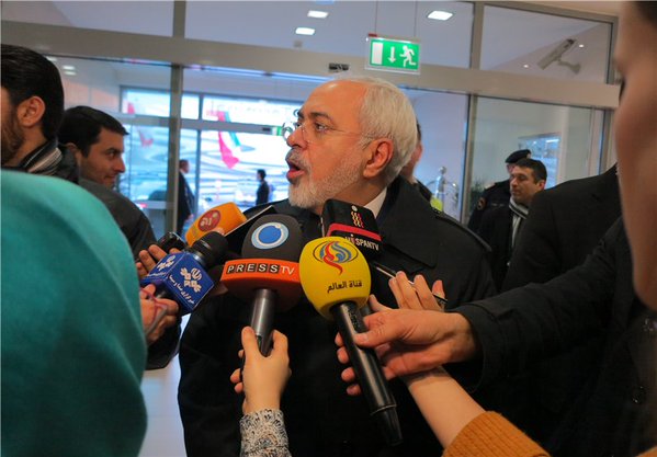 محمد جواد ظریف در فرودگاه وین