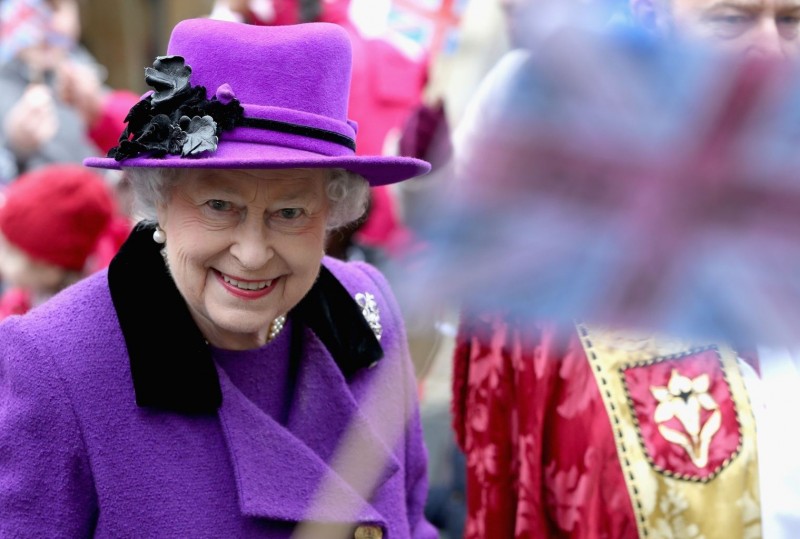 الیزابت دوم، ملکه انگلستان دارایی: بین 400 تا 500 میلیون دلار/ سرانه تولید ناخالص داخلی: 38.000 دلار