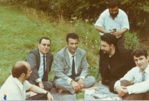 امام موسی صدر در کنار دکتر صادق طباطبایی و برخی دیگر از دوستان در بوخوم آلمان 
