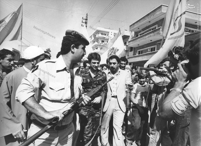 استقبال مردم جنگ زده جنوب لبنان از دکتر سید صادق طباطبایی