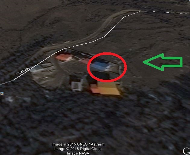 موقعیت ویلای نماینده محترم روی نقشه ماهواره ای اجت، نشان داده شده و علاوه بر آن، زاویه عکاسی از این ویلا (عکس هایی که بالاتر نمایش داده شده) با فلش مشخص شده است.