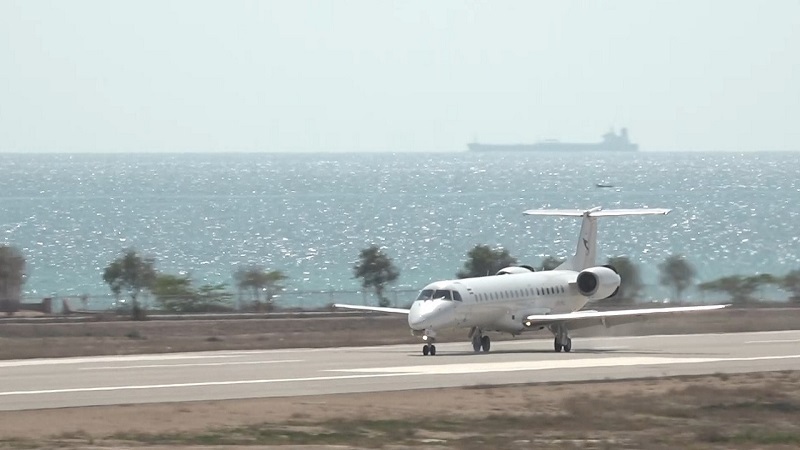 بلیت پرواز در مسیر بندرعباس- ابوموسی برای ساکنان جزیره رایگان است اما هر شخص در ماه سهمیه مشخصی دارد