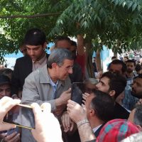 حضور محمود احمدی‌نژاد در بازار تهران
