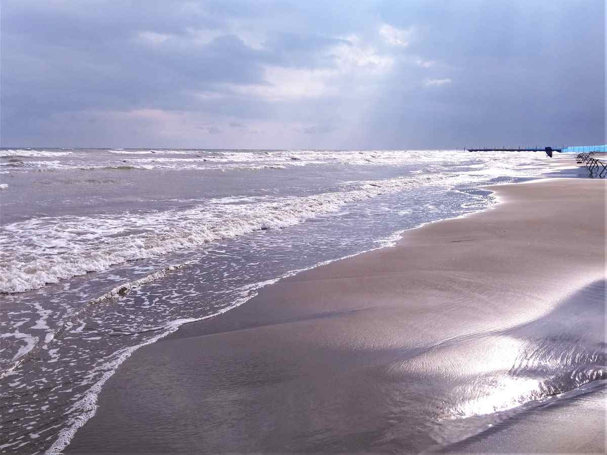 معرفی بهترین ساحل رامسر برای شب