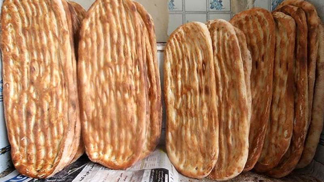 مردم در رشت ناچار به خرید نان گران‌تر می‌شوند؛ سود نان کنجدی بیشتر است
