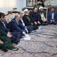 تجلیل وزیر دادگستری از خانواده های شهدای جنگ ۱۲ روزه در فومن