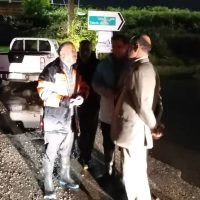 بازدید شبانه استاندار گیلان از مناطق دچار آب‌گرفتگی در بندر انزلی