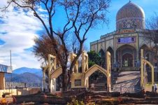 قطع درختان امامزاده هاشم (ع) رشت